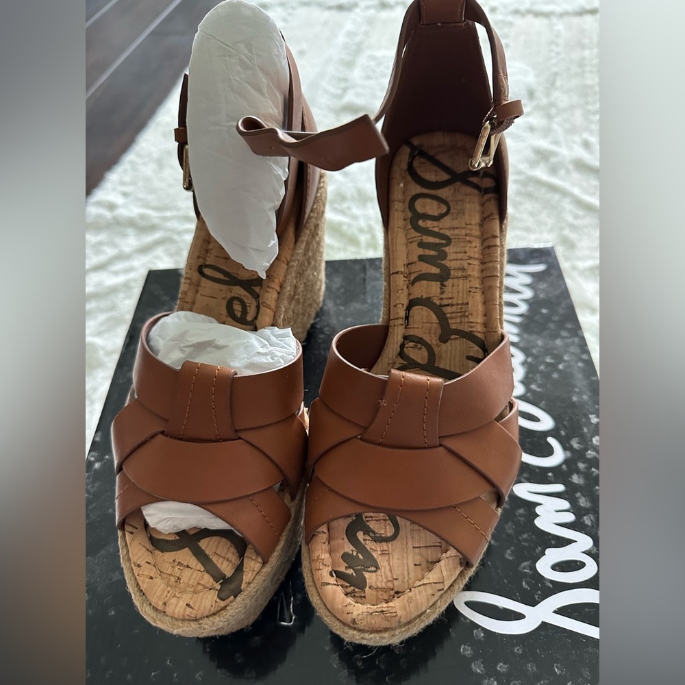 New in box same Edelman wedges